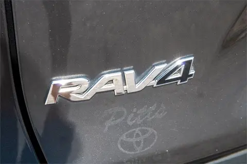 2022 Toyota RAV4 thumbnail 37