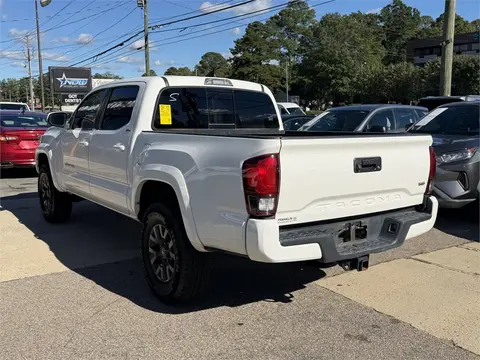 2022 Toyota Tacoma thumbnail 3