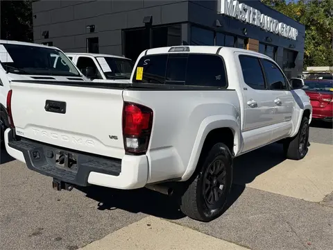 2022 Toyota Tacoma thumbnail 4