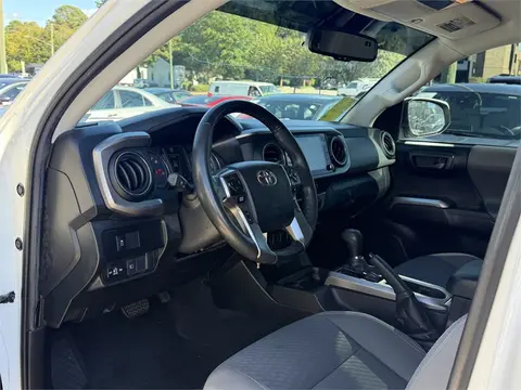 2022 Toyota Tacoma thumbnail 6