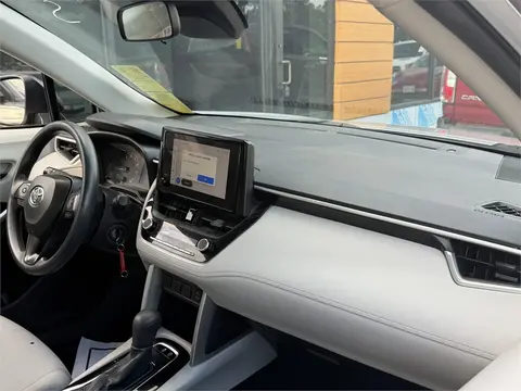 2023 Toyota Corolla Cross thumbnail 8