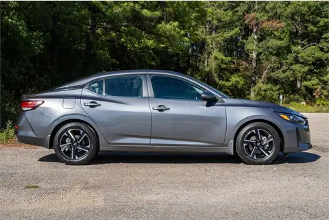 2025 Nissan Sentra Pic 4 2025 Nissan Sentra Pic 4